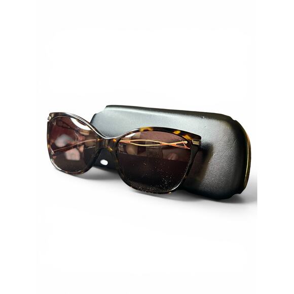 Coach Polarized Butterfly Sunglasses Tortoise shell Gold hardware Case & Cloth main image 5